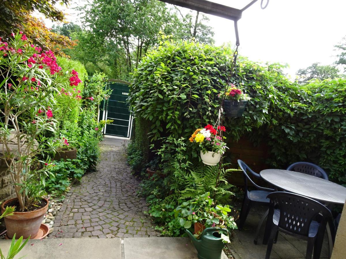 Ferienwohnung Im Gruenen Mit Balkon Herdecke Luaran gambar