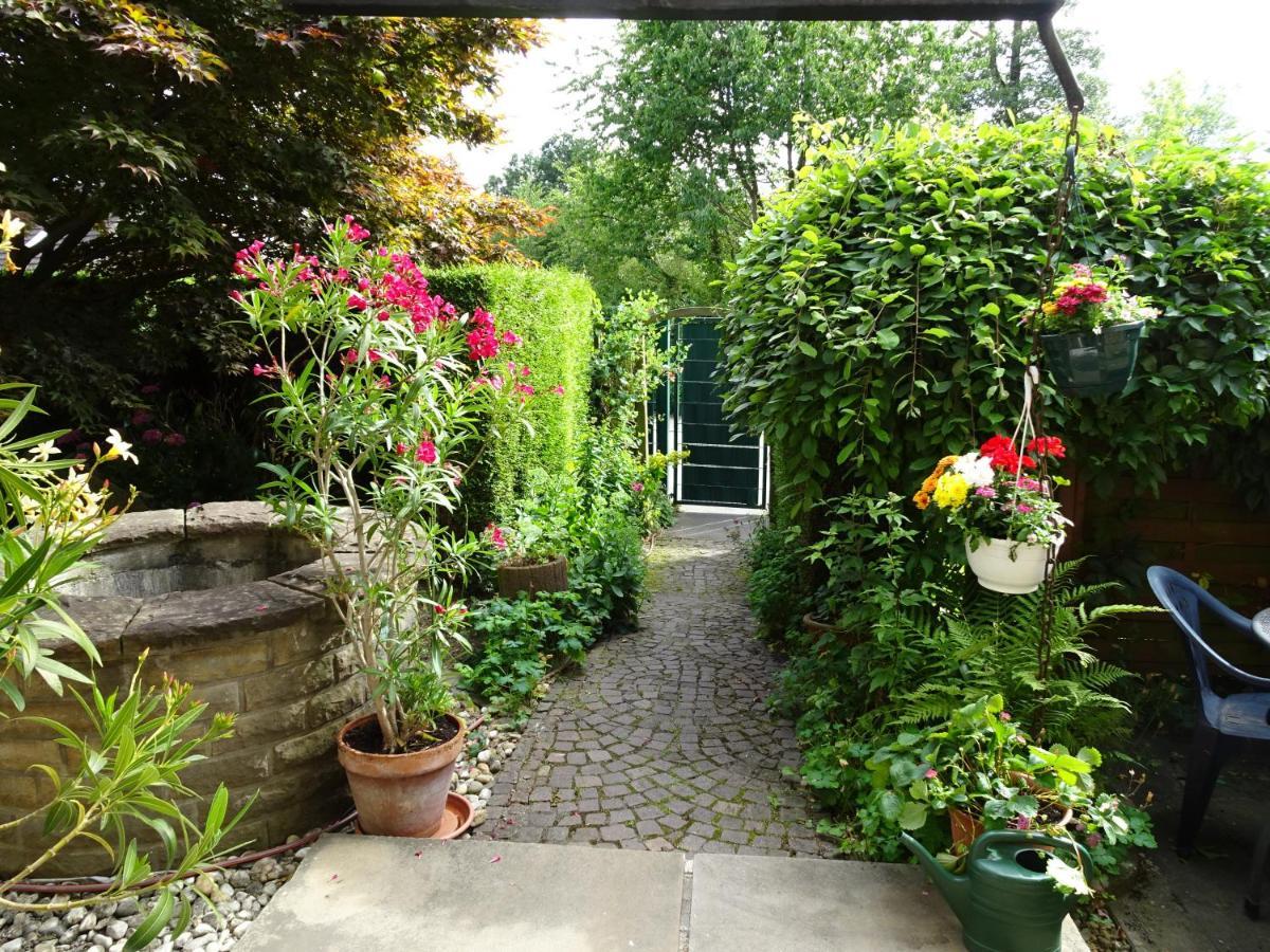 Ferienwohnung Im Gruenen Mit Balkon Herdecke Luaran gambar