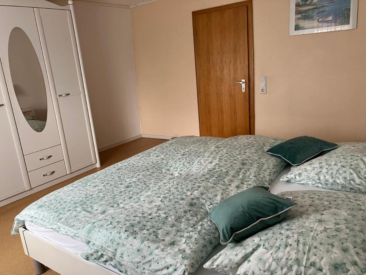 Ferienwohnung Im Gruenen Mit Balkon Herdecke Luaran gambar
